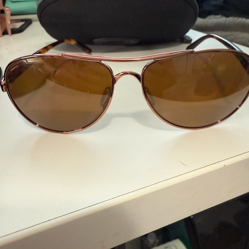 Oakley Brown Sunglasses Classic Design rose gold  004108-17